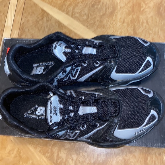 New Balance RX240CB Mens Track & Field Spike shoe size 5 - Picture 2 of 7